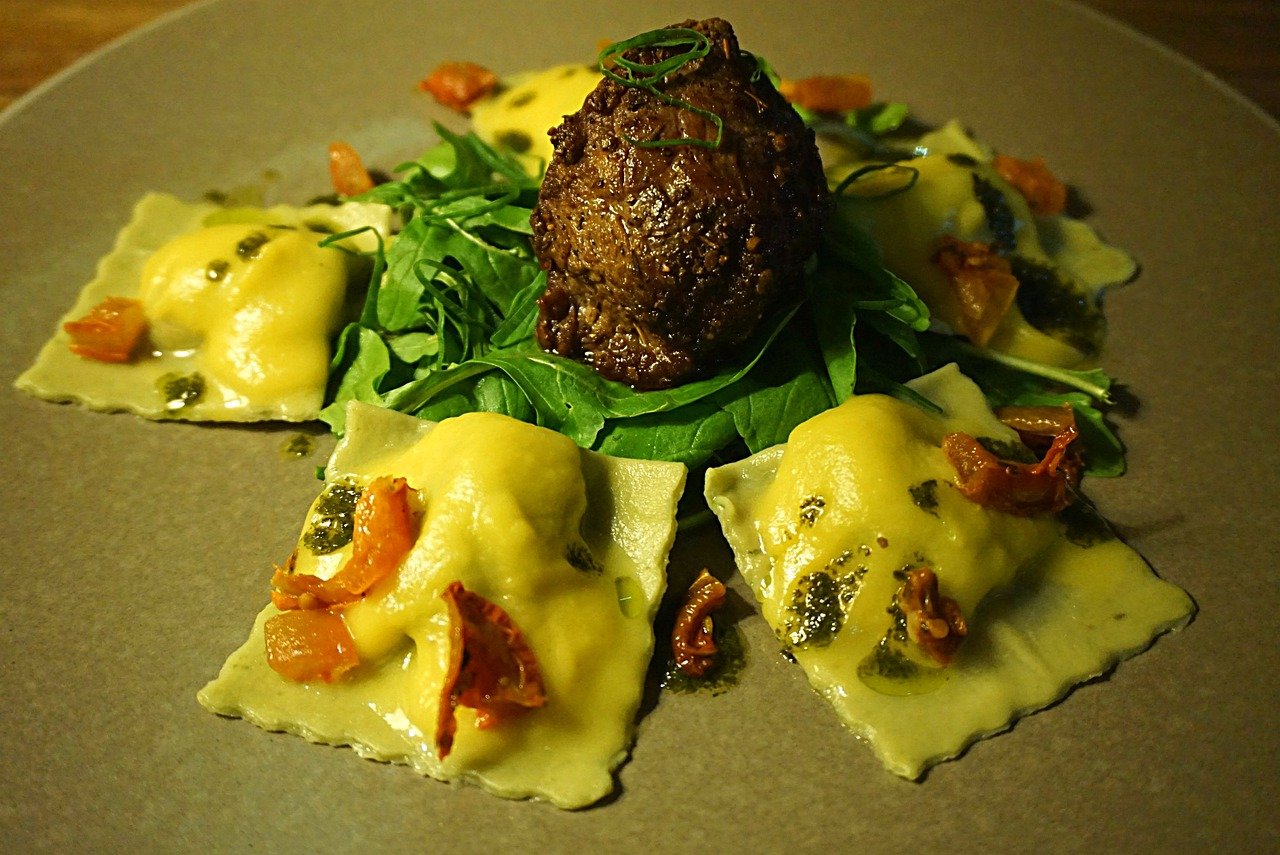 meatball ravioli, italian food, pasta from italy-964959.jpg